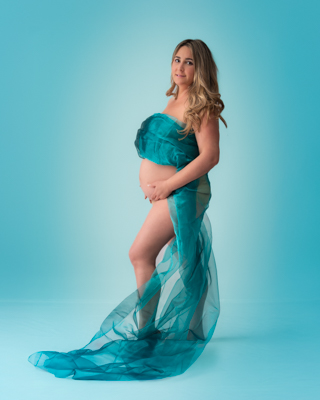 sylvie jacquelin photographe de studio La Ciotat Marseille maternité grossesse future maman famille