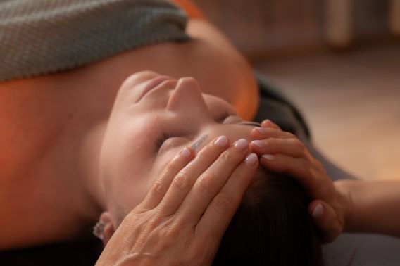 photographe entreprise artisan bien-être Laura réflexologie massage par Sylvie Jacquelin Photographe La Ciotat Aubagne Marseille